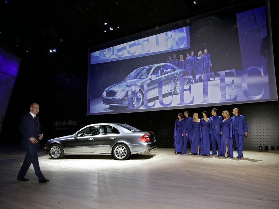  Mercedes-Benz E320 Vision BlueTEC concept 2006 года  (фото 2 из 12)